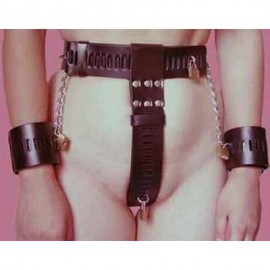 Ceinture de chasteté avec menotte